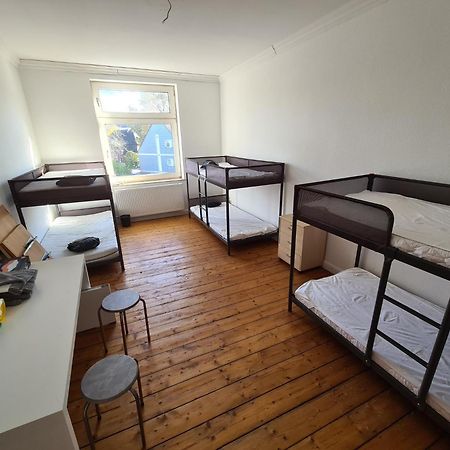 Kleines Zimmer Fuer Bis Zu 6 Personen Essen Exterior foto